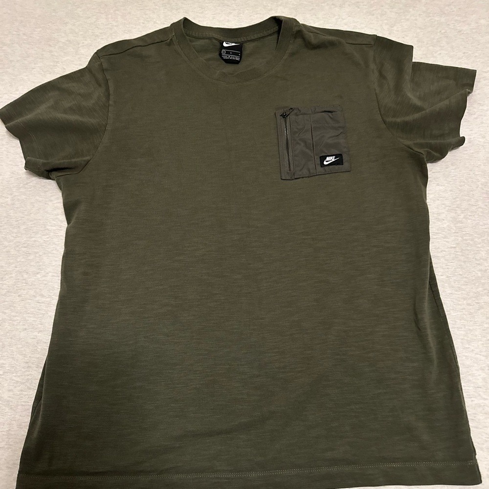 Nike Men's‎ Dark Green Pocket Tee